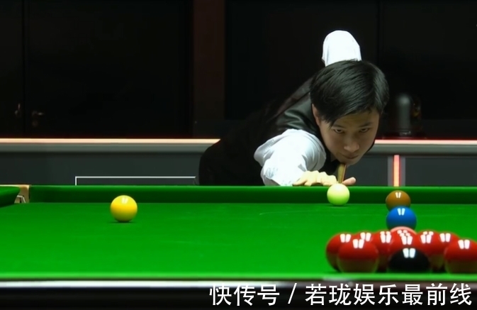 在球场上稳 在球场上稳