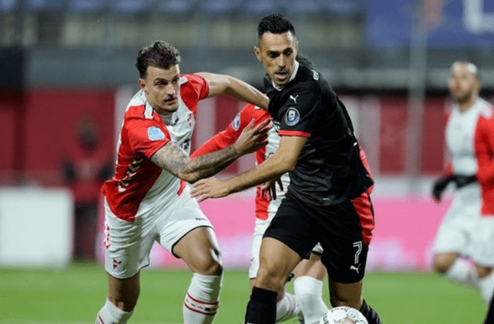 在赛场上展 在赛场上展